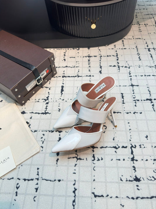 ALAIA HIGH HEEL 9 CM IN WHITE CALFSKIN