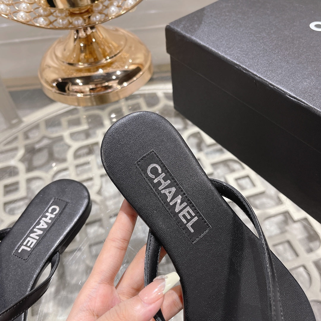 Double CC Flip Flop Thongs Black Sheepskin
