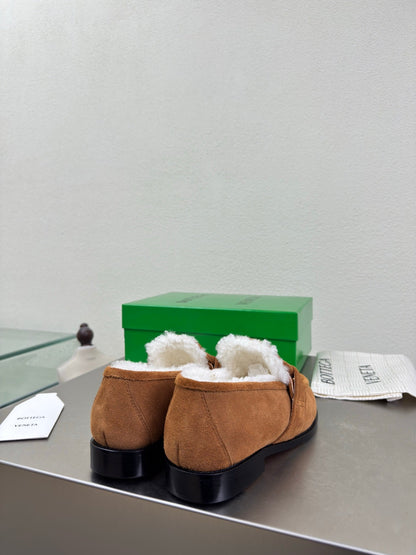 BOTTEGA VENETA 26S LOAFERS IN BROWN SUEDE AND WHITE WOOL