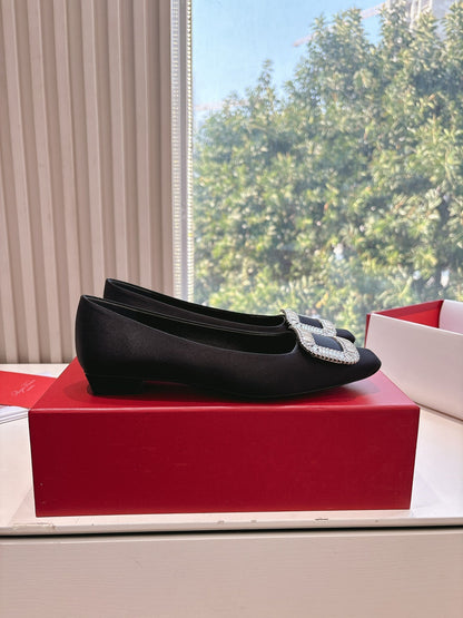 BELLE VIVIER BALLERINAS IN BLACK SILK