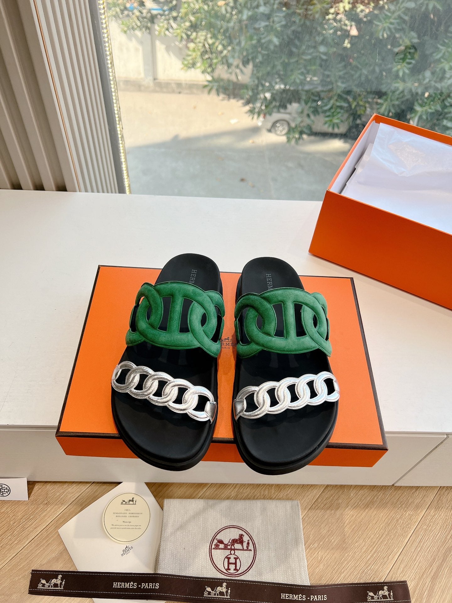 EXTRA SANDAL IN MEDIUM GREEN MIX SILVER CALFSKIN
