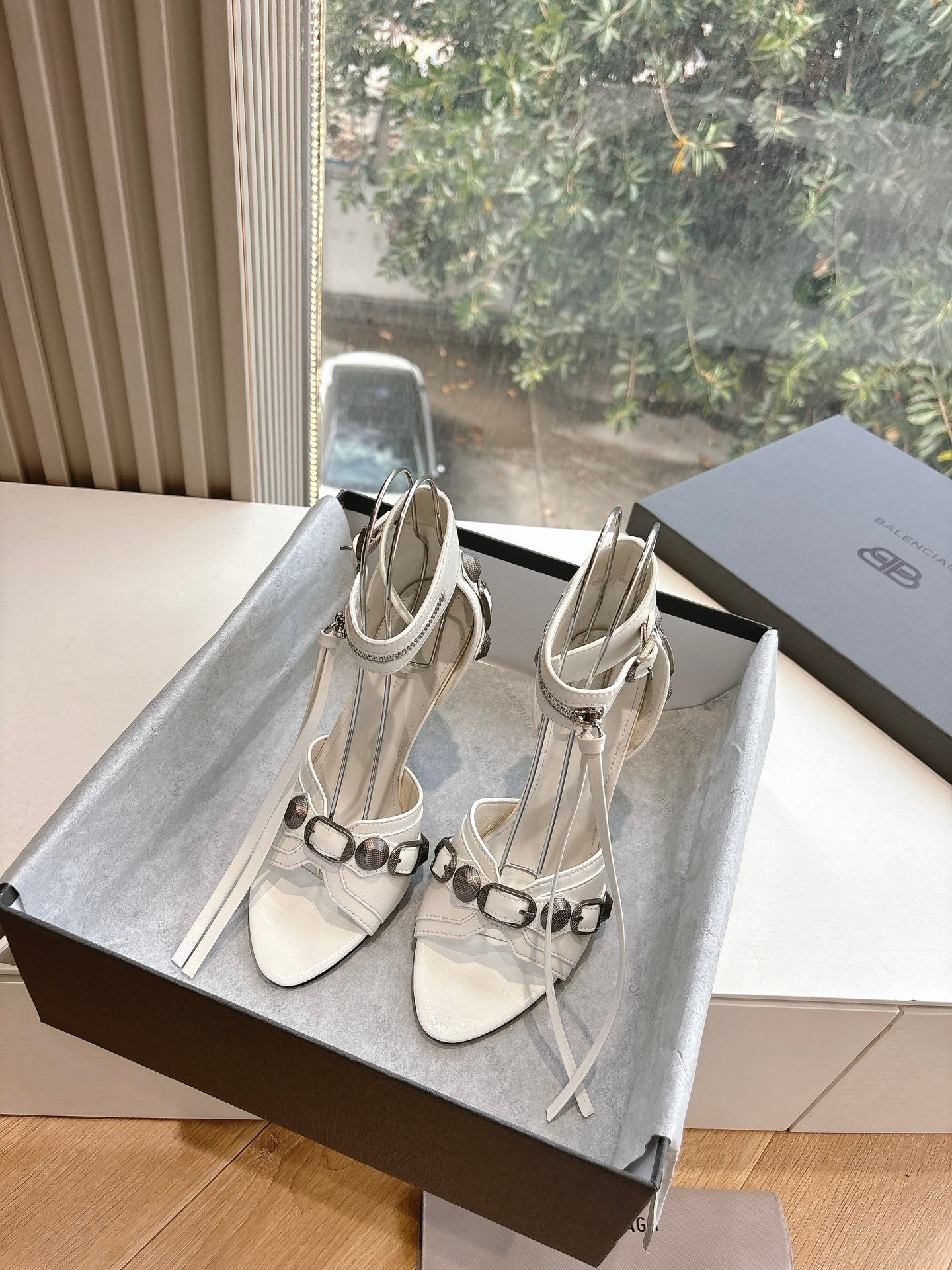 CAGOLE HIGH-HEEL SANDALS IN WHITE LAMBSKIN