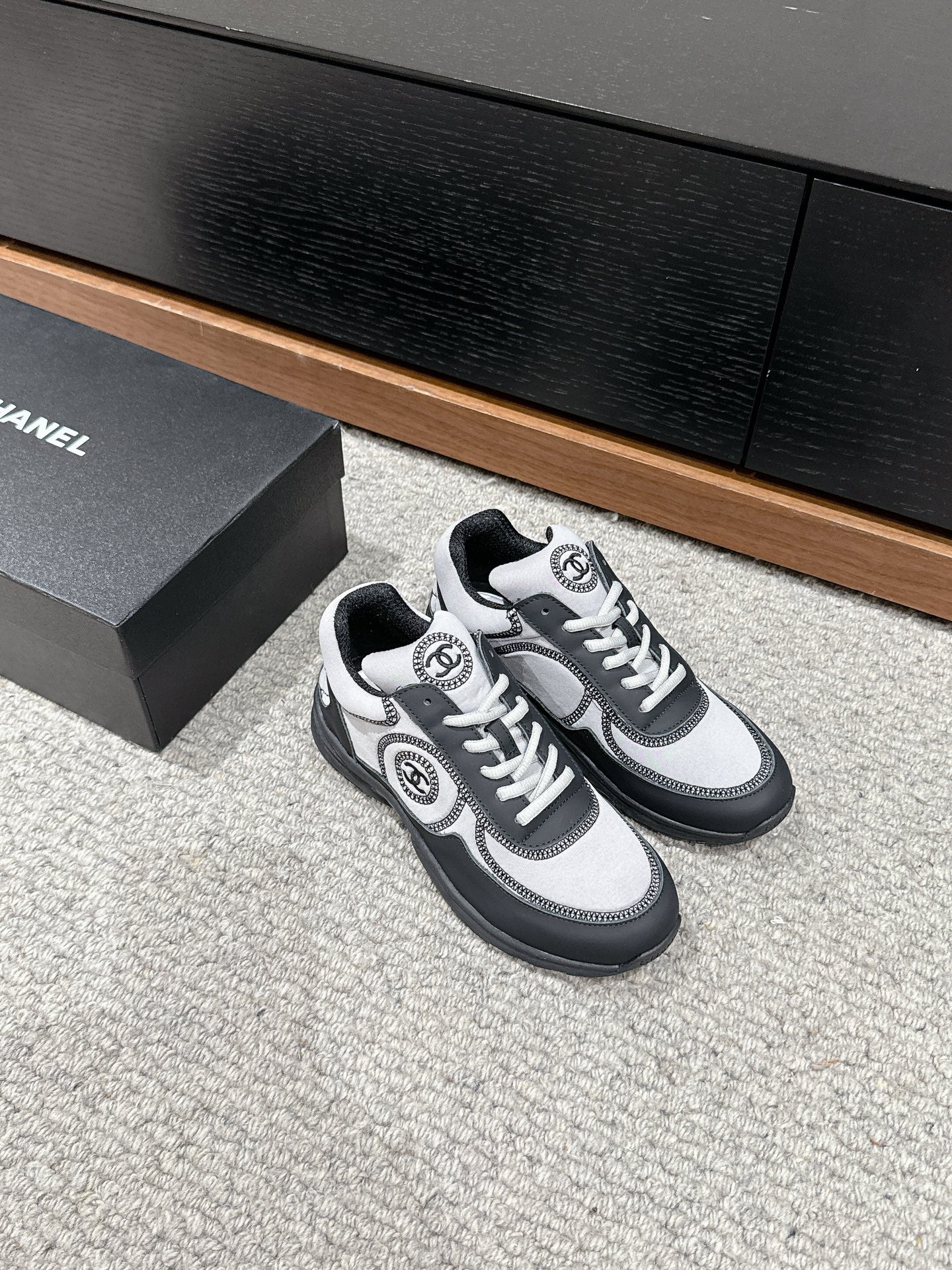 CLASSIC TRAINER IN GREY MIX BLACK FABRIC