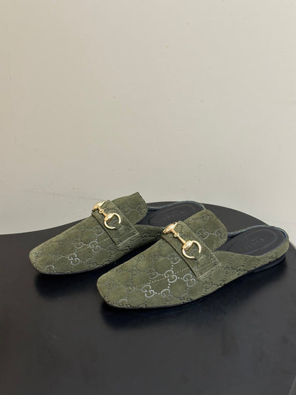 GUCCI 26S HORSEBIT LOAFER MULES IN MOSS GREEN SUEDE