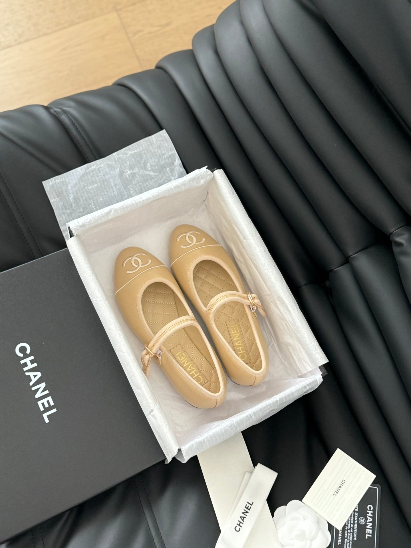 MARY JANE SHOES IN DARK CREAM LAMBSKIN