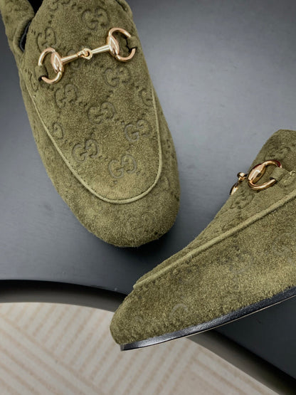 GUCCI 26S LOAFERS IN MOSS GREEN SUEDE WITH GOLD HARDWARE