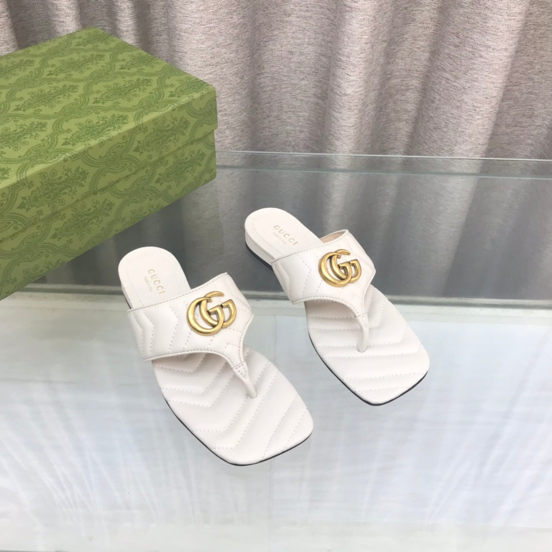 GG  marmont logo - embellished mattelasse leather sandal in white
