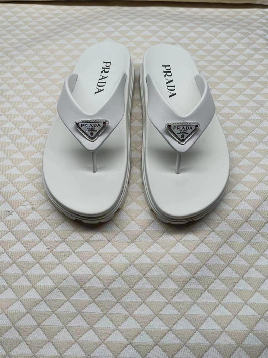 PRADA 26S FLIP FLOPS IN WHITE CALFSKIN WITH LOGO