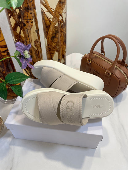 CHLOÉ WOODY WEDGE SANDALS IN DOVE GREY CANVAS WITH WHITE RUBBER SOLE