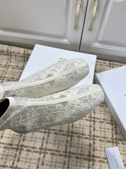 DIOR 26S ANKLE BOOTS 35MM IN WHITE FLORAL LACE MESH BLOCK HEEL