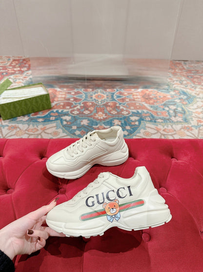 GG RHYTON TRAINER WHITE CALFSKIN WITH BEAR MOTIF