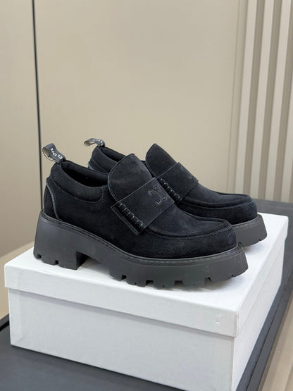 CELINE 25S SERIN CHUNKY LOAFERS 50MM IN BLACK SUEDE