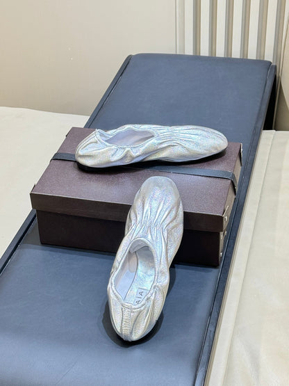 ALAIA 26S BALLET FLATS IN SILVER LAMBSKIN