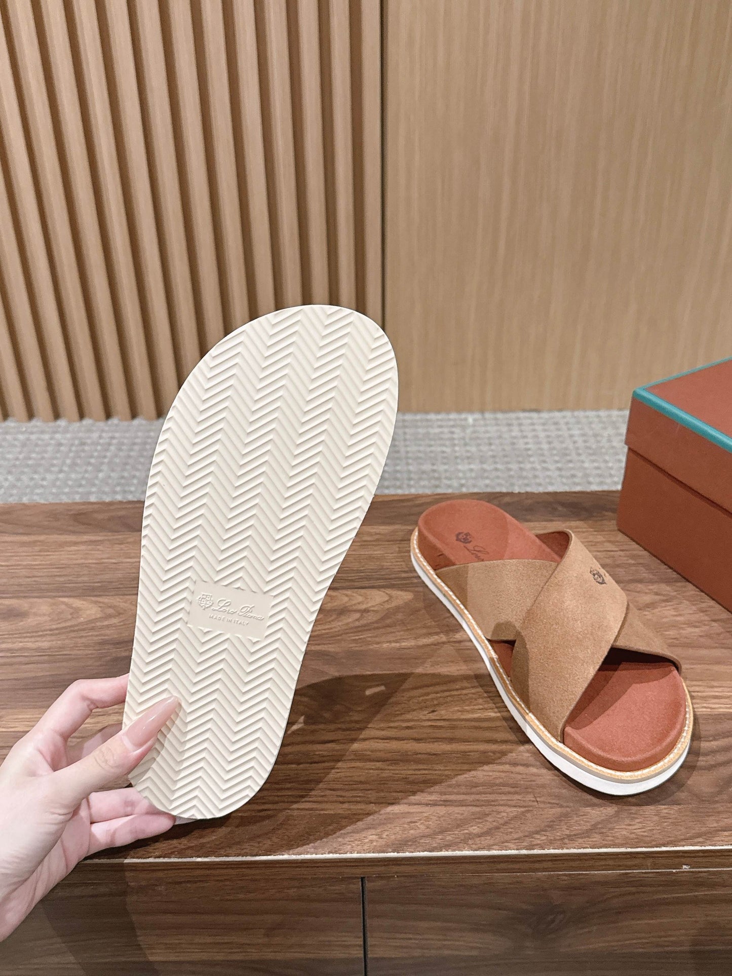LP 26S CROSS STRAP SLIDES SANDAL IN BROWN SUEDE