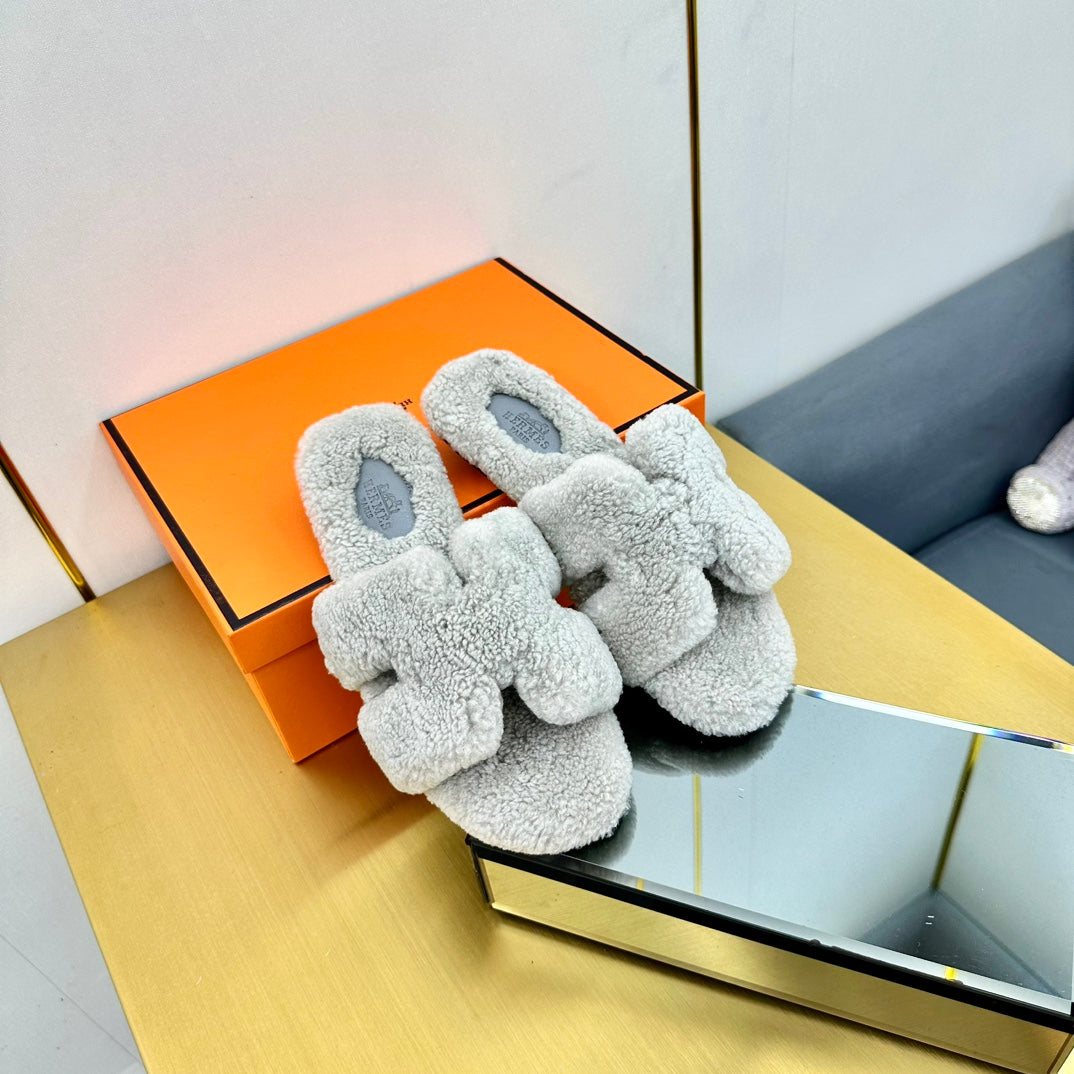 0RAN SHEARLING SANDALS PALE GRAY