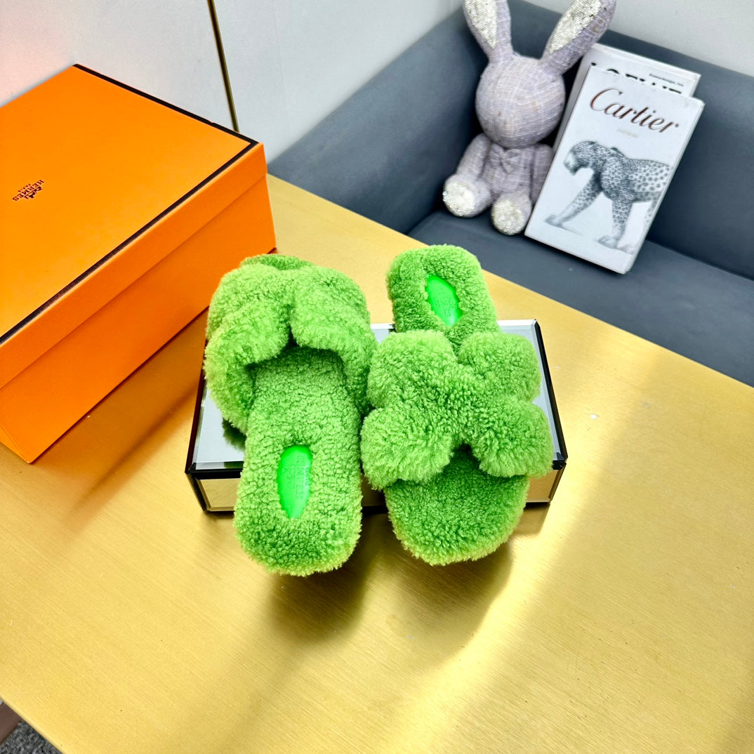 ORAN SHEARLING SANDALS CHARTREUSE GREEN