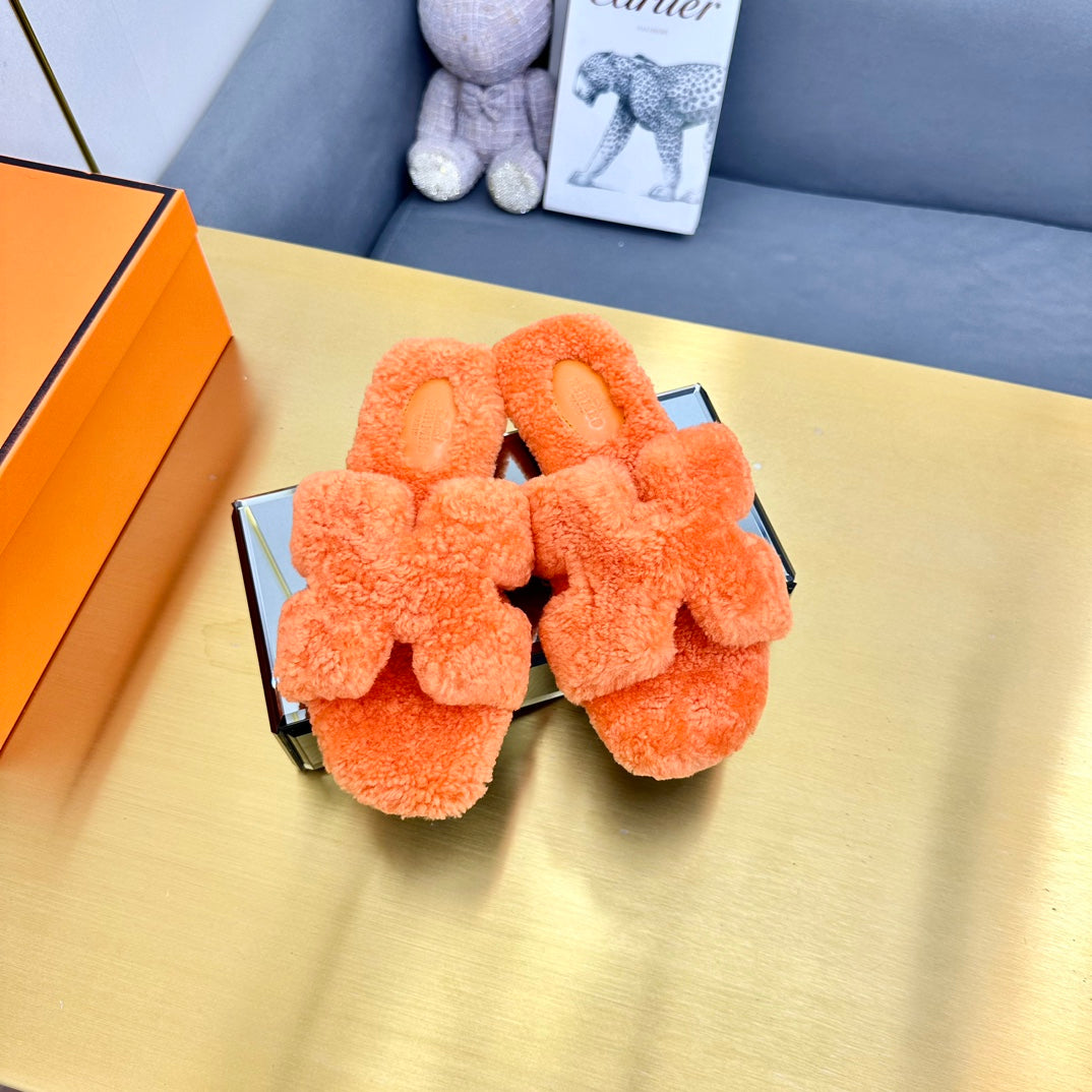 ORAN SHEARLING SANDALS NEON ORANGE