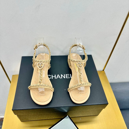 CC SANDAL 25S IN BEIGE CALFSKIN WITH GOLD HARDWARE