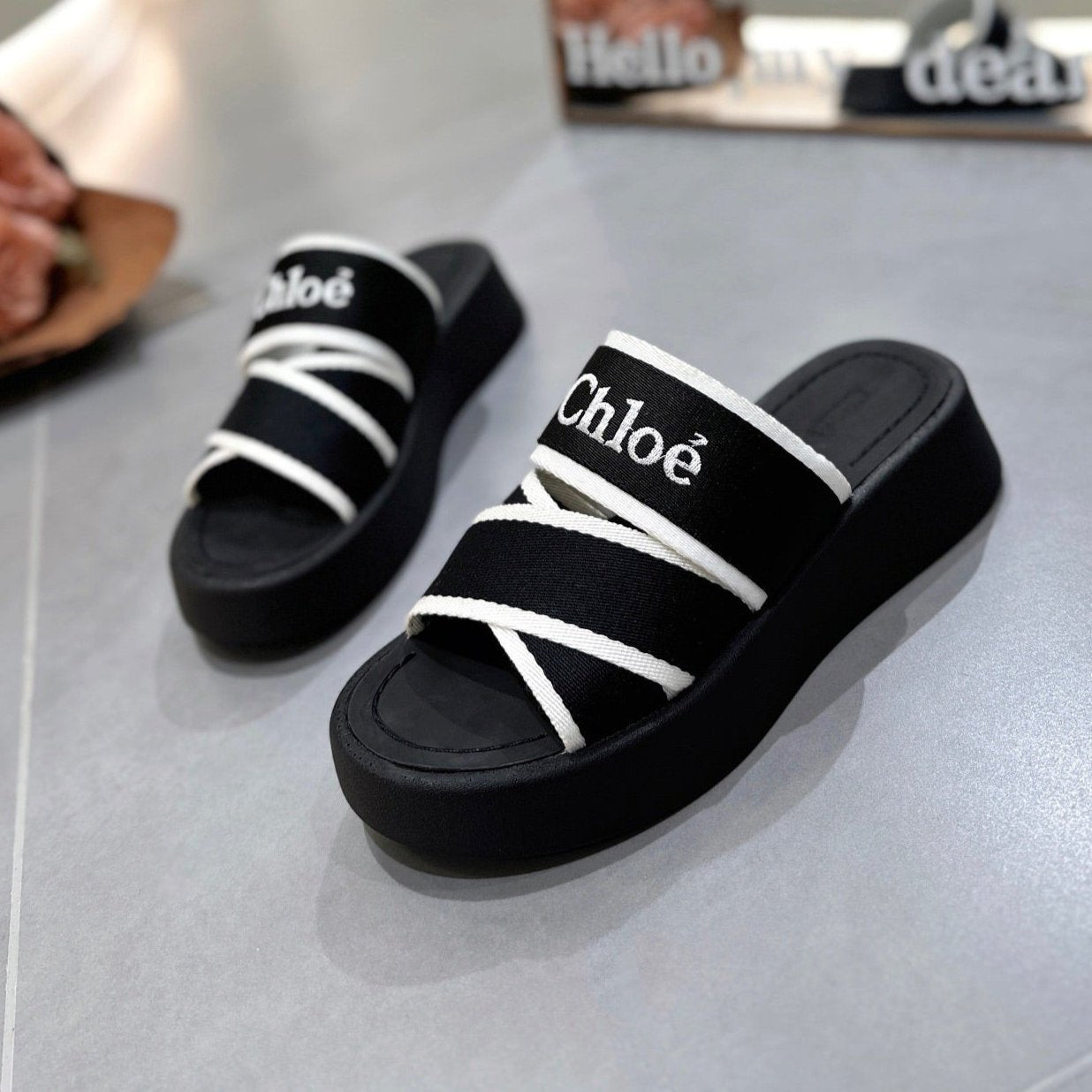 CHLOÉ PLATFORM SANDALS IN BLACK MIX WHITE DENSITY KNIT