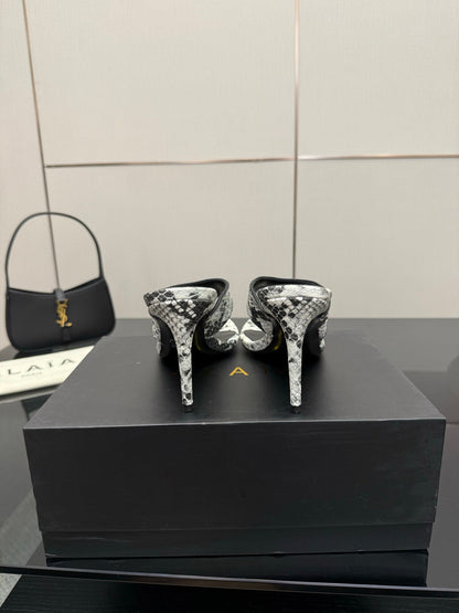 ALAIA HEELED THONG 25S IN WHITE AND BLACK LAMBSKIN SNAKE-EMBOSSED
