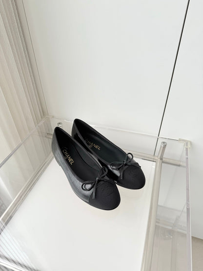 CHANEL 26S BALLET FLATS IN BLACK CALFSKIN WITH FABRIC TOE CAP AND BOW
