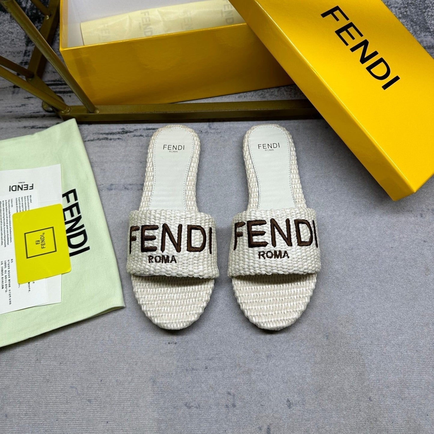 FF Signature 10 White Cotton Fibre Slide