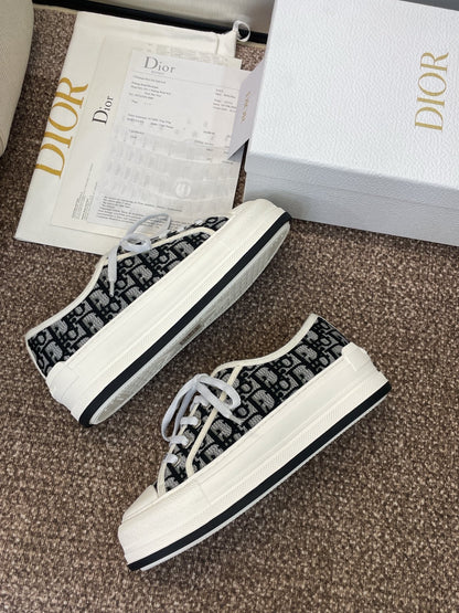DIOR 25S WALK'N' SNEAKER IN DARK GREY DIOR OBLIQUE EMBROIDERED COTTON