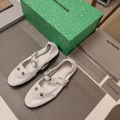 STUDDED MARY JANE FLATS IN WHITE SHINY LAMBSKIN