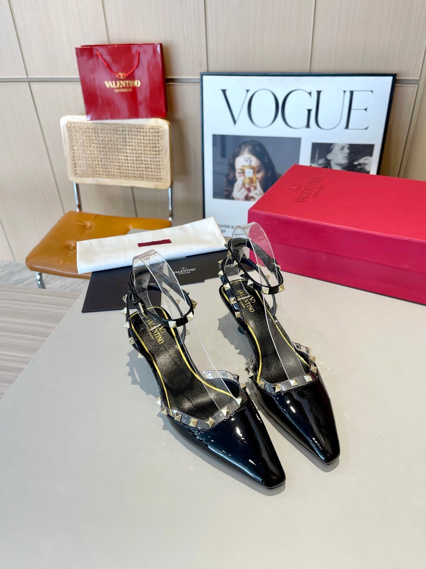 ROCKSTUD CAGED SLINGBACKS 5 CM IN BLACK CALFSKIN