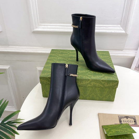 SIGNORIA SHORT BOOTS 10.5CM IN BLACK CALFSKIN