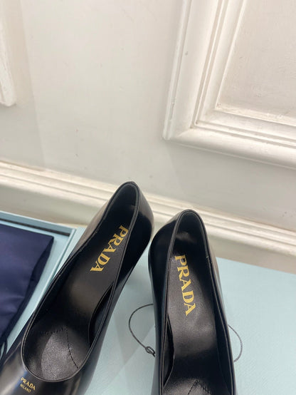 SQUARE TOE HIGH PUMPS IN BLACK SMOOTH LAMBSKIN