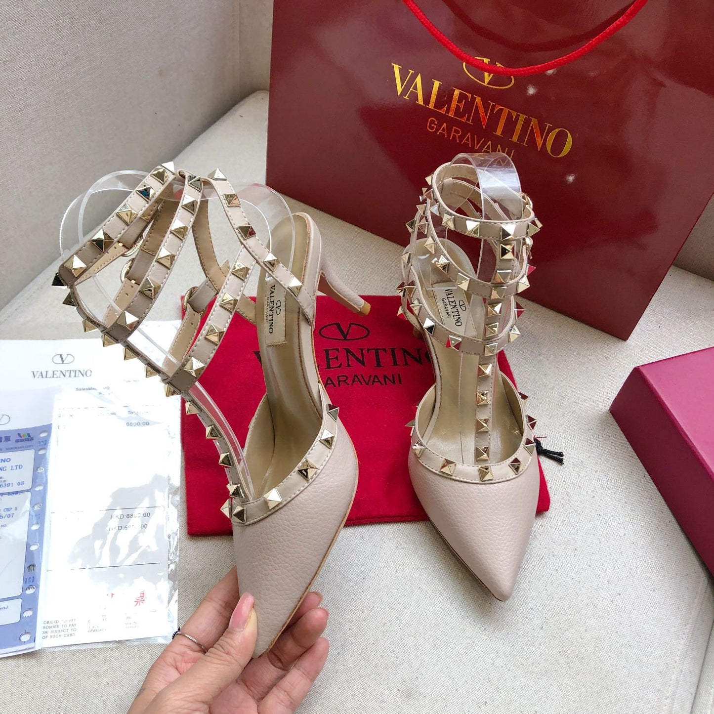 ROCKSTUD PALE PINK METALLIC CALFSKIN ANKLE STRAP HIGH SANDAL